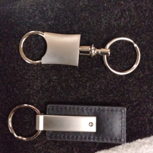 Lexus Silver Keychain Accessory - Picture 2 of 4